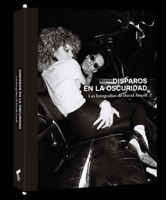 Cover Image: DISPAROS EN LA OSCURIDAD